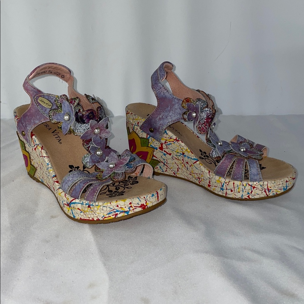 LAURA VITA FLORAL & PEARL WEDGE SANDALS FTL-10-122